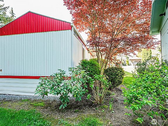 4th image of 9403 Pierce Lane #22