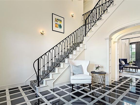 4th image of 1347 N Summersby Dr