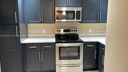 120 Royal Park Dr #2D Photo 1