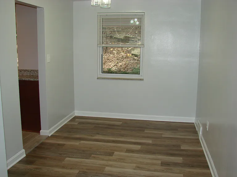 859 Killarney Dr — Photo 8