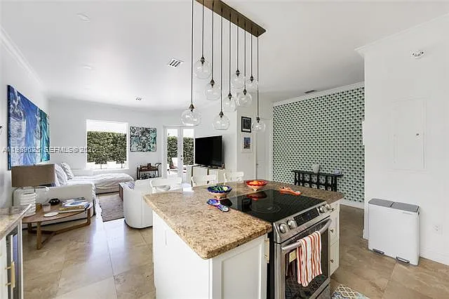 1898 S Miami Ave — Photo 20