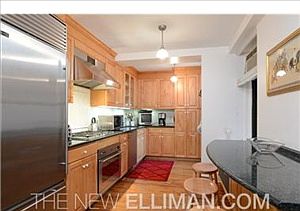 3rd image of 151 E 83rd St APT 4AB