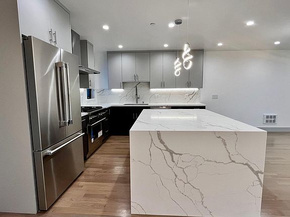 3rd image of 758 35th Ave #758