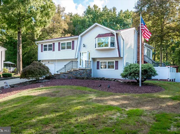 17 Lake Dr, Roosevelt, NJ 08555