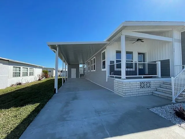 2 bed, 2.0 bath, 1564 sqft, $1,549 — Photo 2