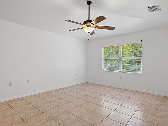 4th image of 221 Meadow Rd