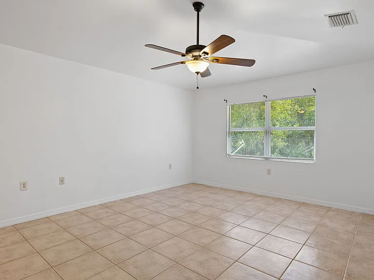 221 Meadow Rd — Photo 4