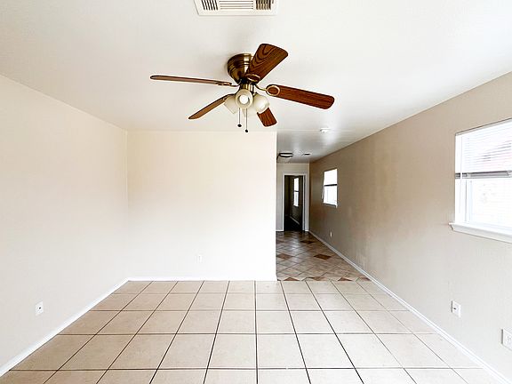 3rd image of 211 W Bobwhite Ln Trlr B2