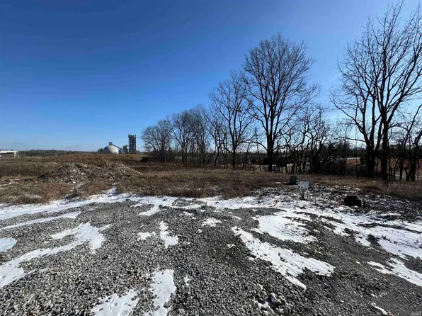 1 Blue Bird Pie Rd, Mitchell, IN 47446
