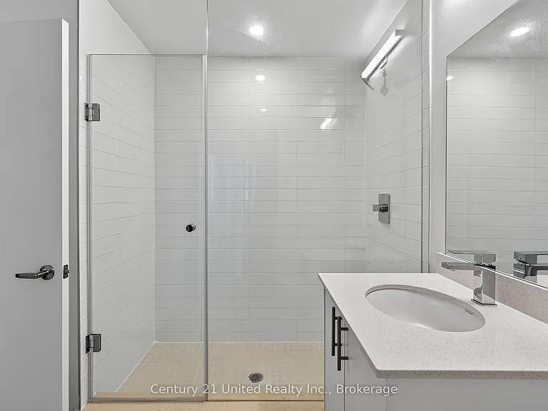 80 Bond St E #1306 — Photo 11
