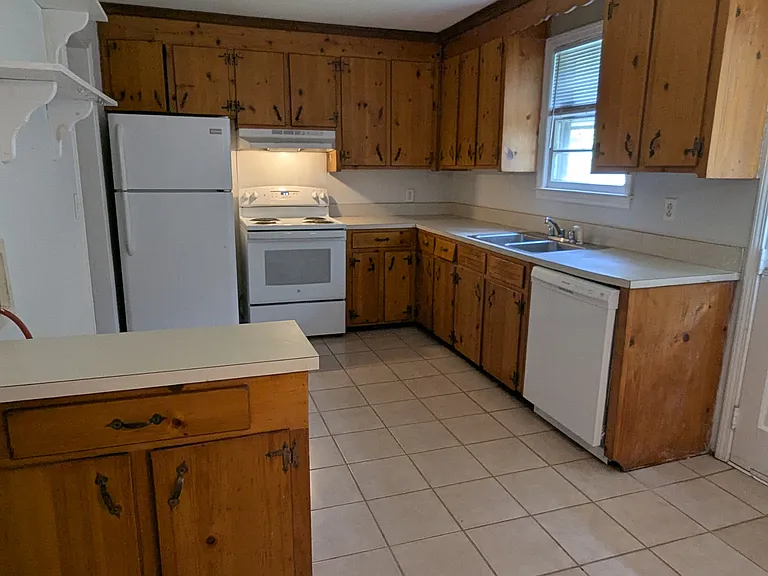1527 Brookbank Ave #A — Photo 6