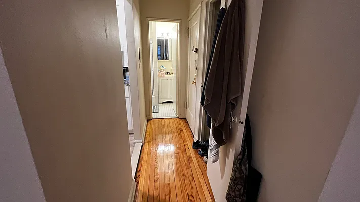 Rented by HOLTON REAL ESTATE INC. | media 27