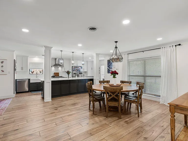 2314 Droxford Dr — Photo 4