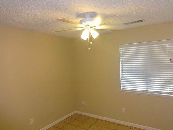 2nd image of 613 Hitchcock Ave #0