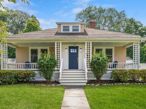44 Norfolk St, Needham, MA 02492
