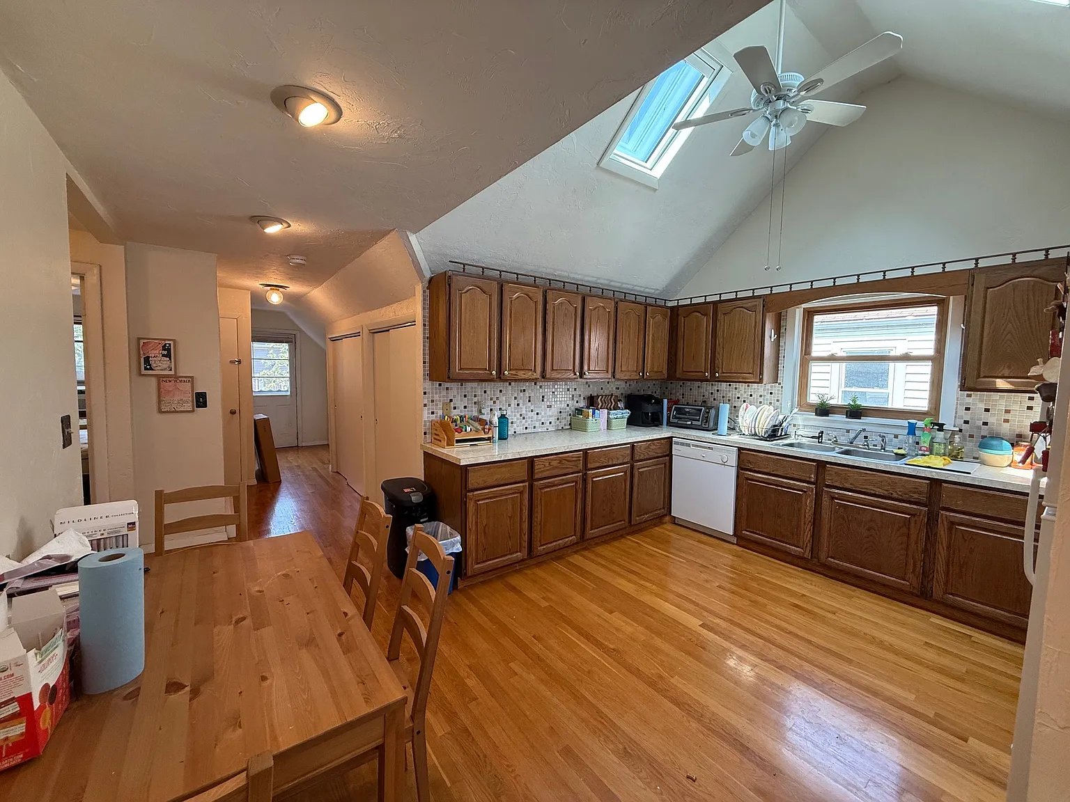 2 bed, 950 sqft, $2,900 — Photo 3