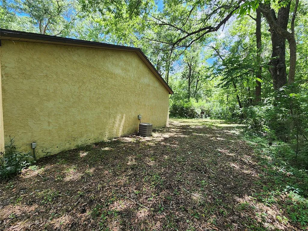 Building Photo - 4021 SW 37th St #C