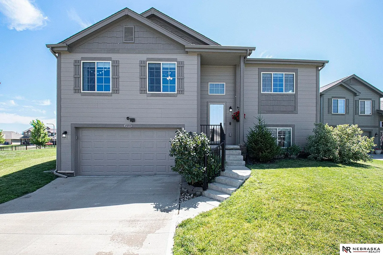 3 bed, 2.5 bath, 1707 sqft, $2,500 — Photo 1