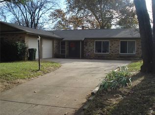 3002 Duff Dr, Arlington, TX 76013