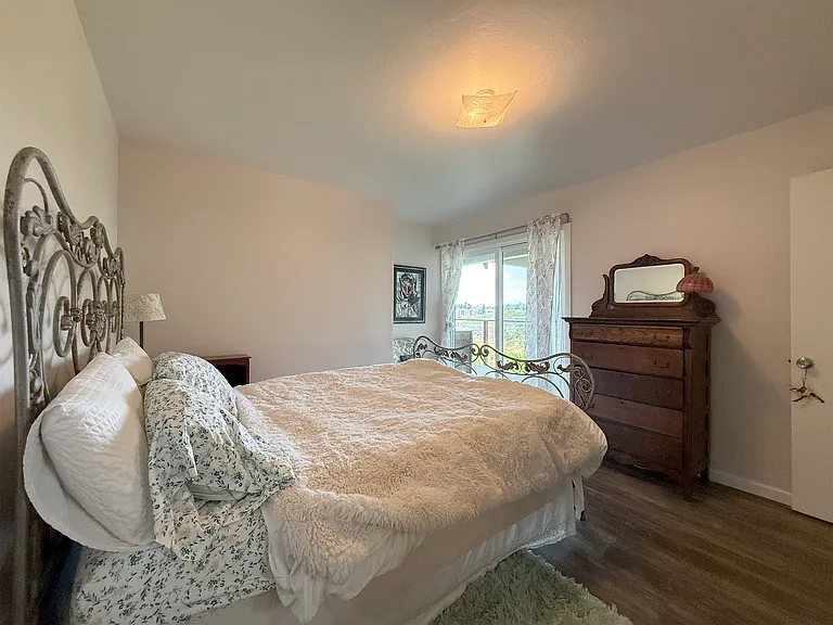 225 Buena Vista Ave #3 — Photo 9