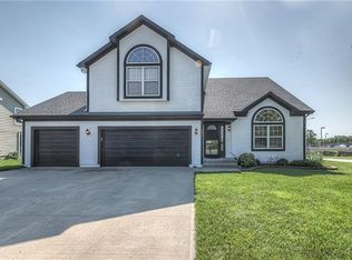 301 Bradford Ln, Belton, MO 64012