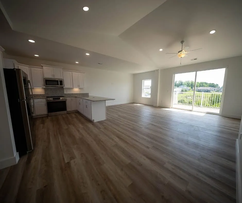 Bella Vista Condominiums — Photo 4