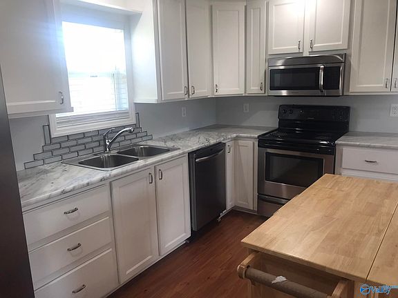 3rd image of 186 Jones Cir