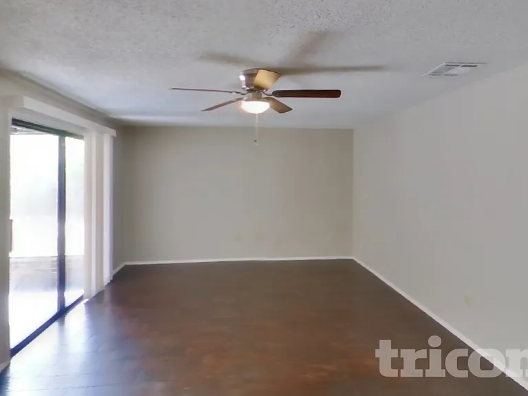 8102 Chickasaw Ln — Photo 5