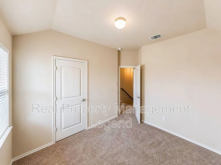 9929 Pronghorn Rd — Photo 8
