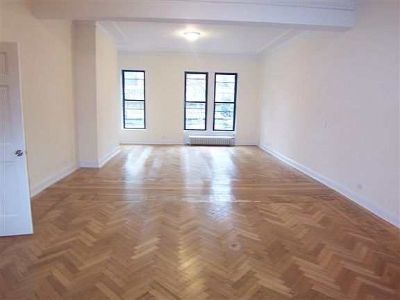 2nd image of 175 W 72nd St APT 9E