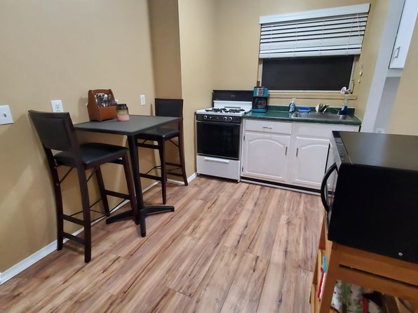 100 Manning Pl
