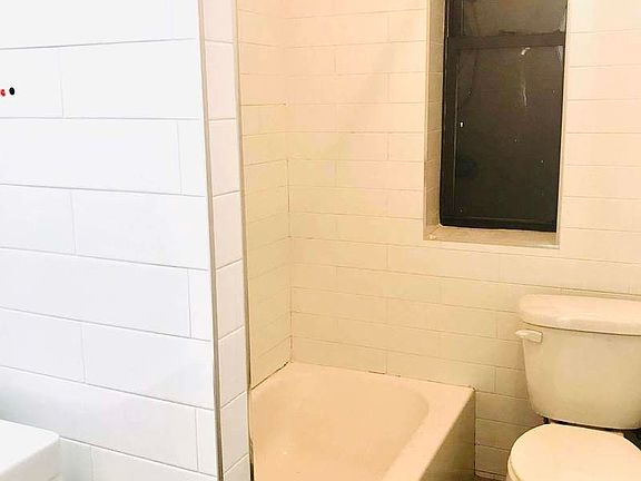 5th image of 51 W Mosholu Pkwy N APT 5B