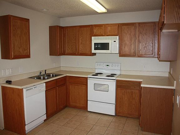 4th image of 5816 96th St Unit A