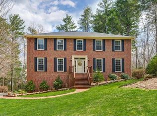 11 Windsong Dr, Fairview, NC 28730