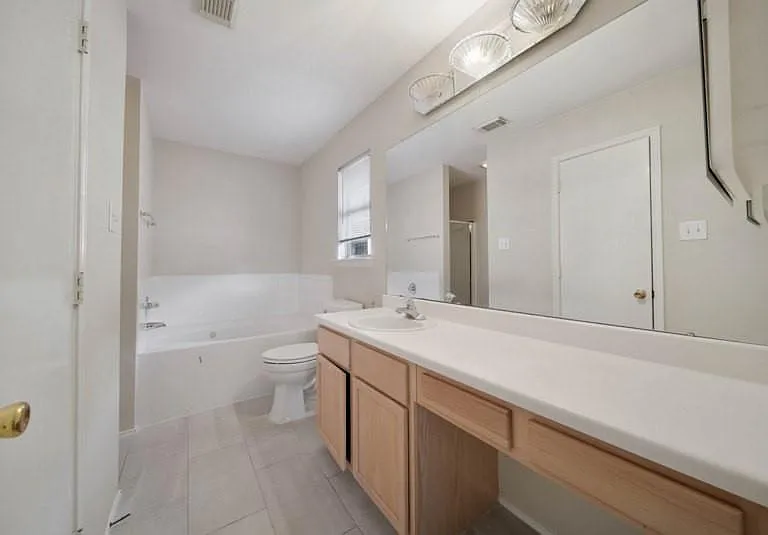 8016 Golf Green Cir — Photo 14