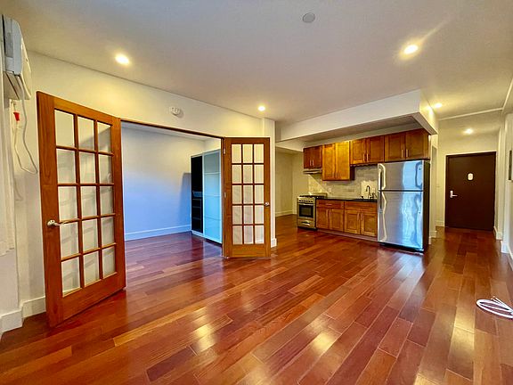 3rd image of 1431 28th Ave #1