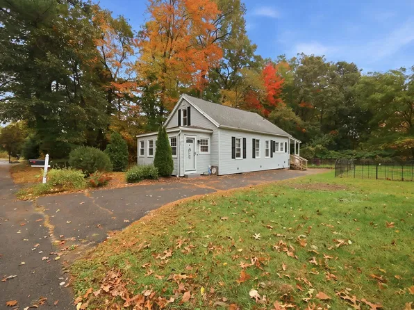 107 Pinehurst St, Westfield, MA 01085