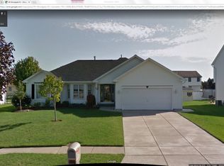49 Woodgate Dr, Lancaster, NY 14086