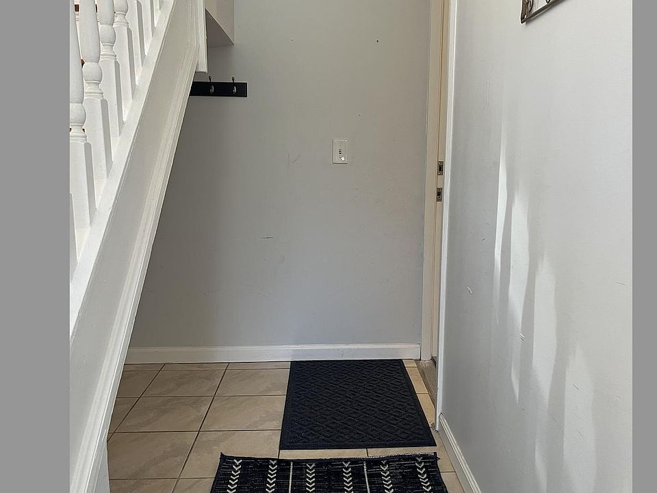 1st image of 359 Hoover Ave Floor 1