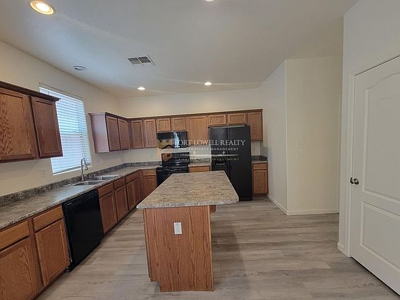 5th image of 7226 S 48th Gln