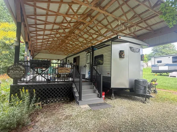 15006 Chickadee St, Brookville, IN 47012