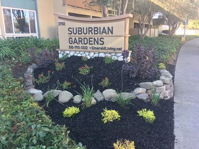 Suburbian Gardens — Photo 24