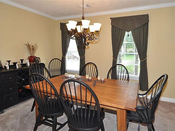 4th image of 2907 Maple Bend Dr