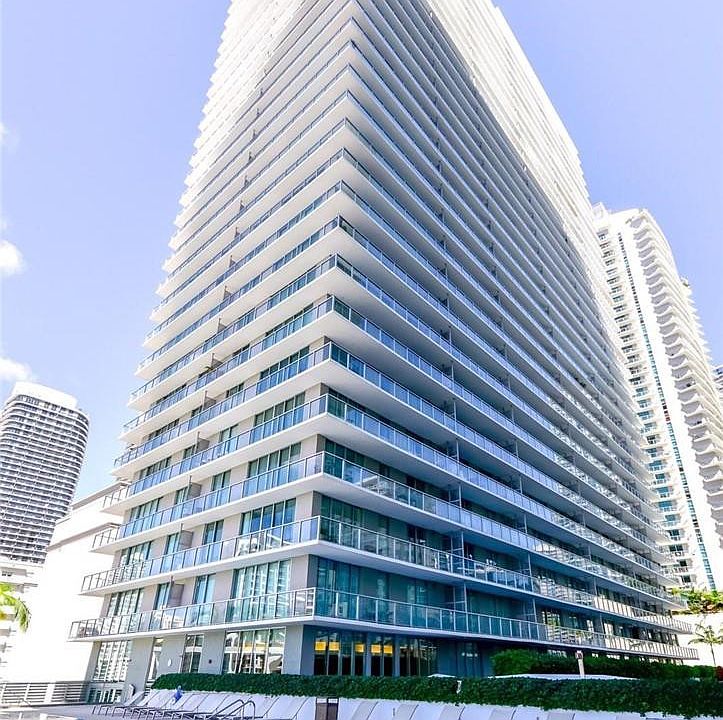 1st image of 1111 SW 1st Avenue #2214-N