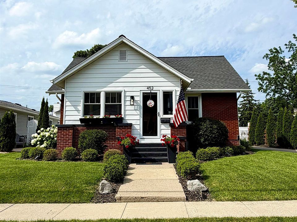 1st image of 452 Maple St