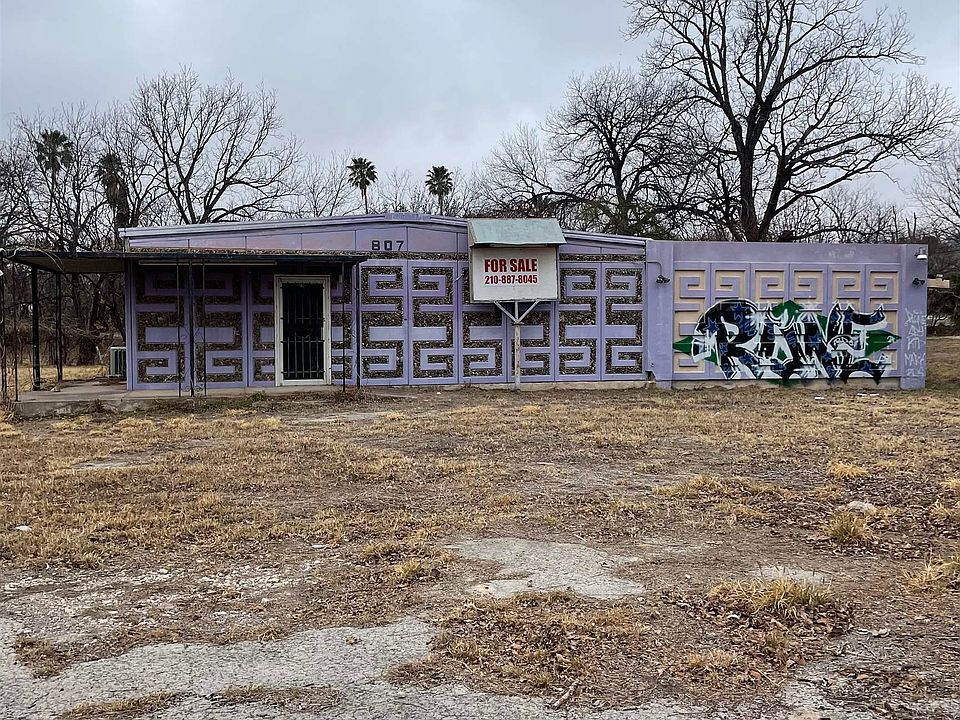 2nd image of 807 E Losoya St