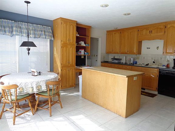 3rd image of 605 Sugar Maple Ln
