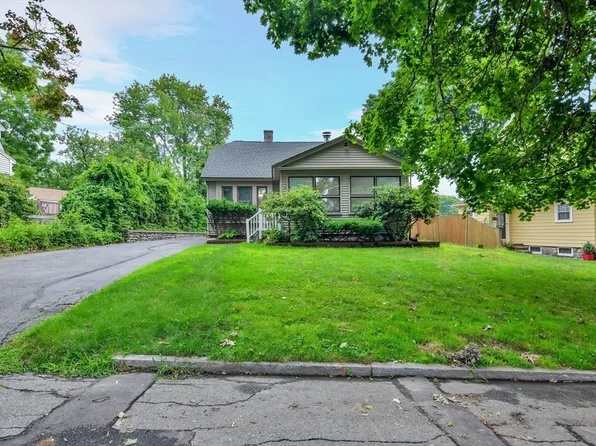 4 Houston Ave, Methuen, MA 01844