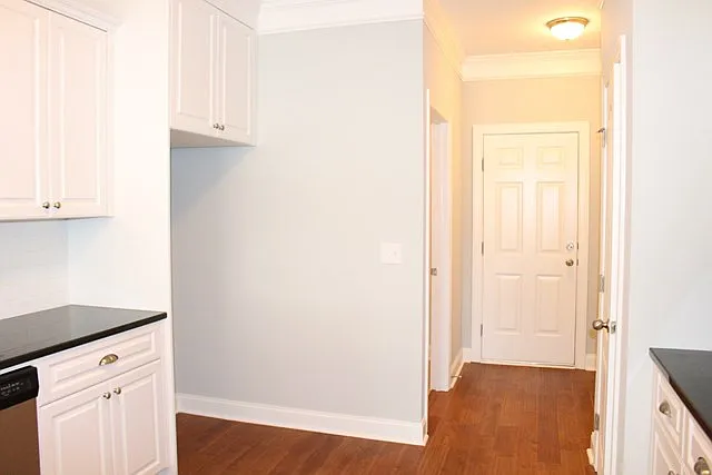 831 Erika Ln — Photo 12
