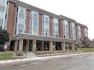 2500 Archbury Ln APT 1D, Park Ridge, IL 60068